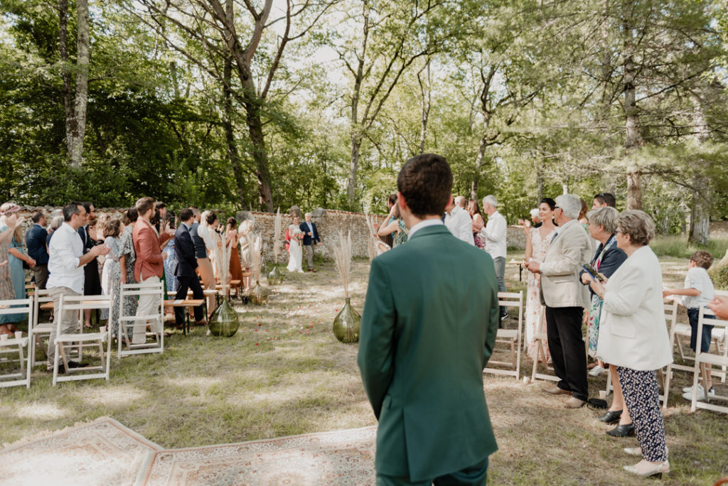 Arrivée de la mariée sur al cérémonie laïque