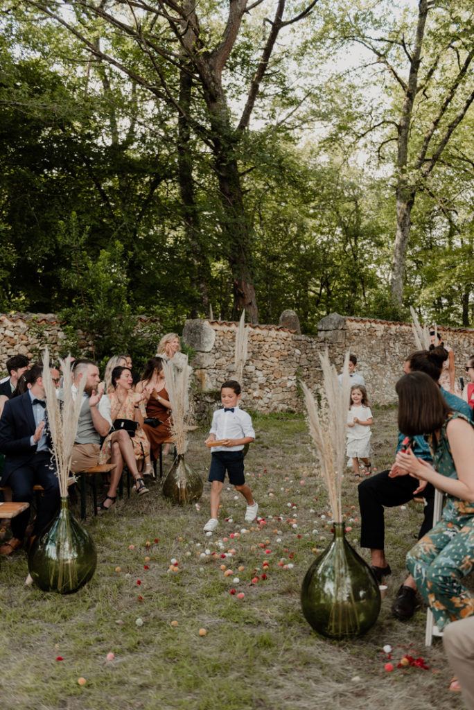 Arrivée des alliances.