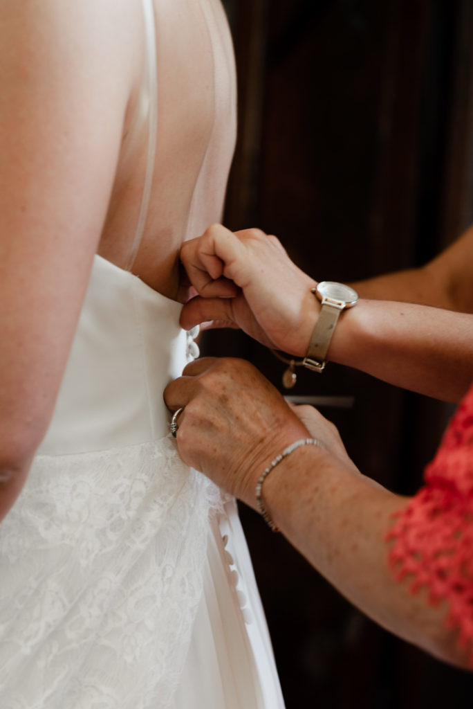 Boutons de la robe de mariée