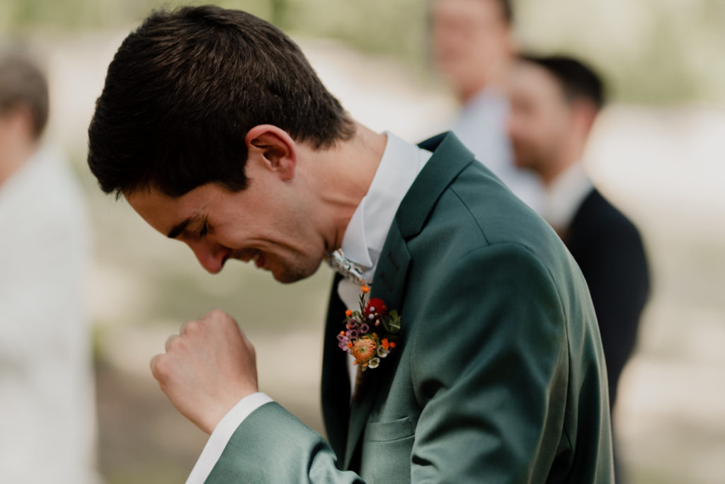 Marié ému en voyant la mariée